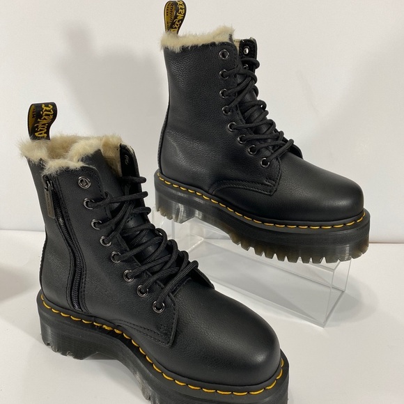 NEW DR MARTENS FUR-LINED JADON 8 EYE BOOTS - Picture 6 of 12